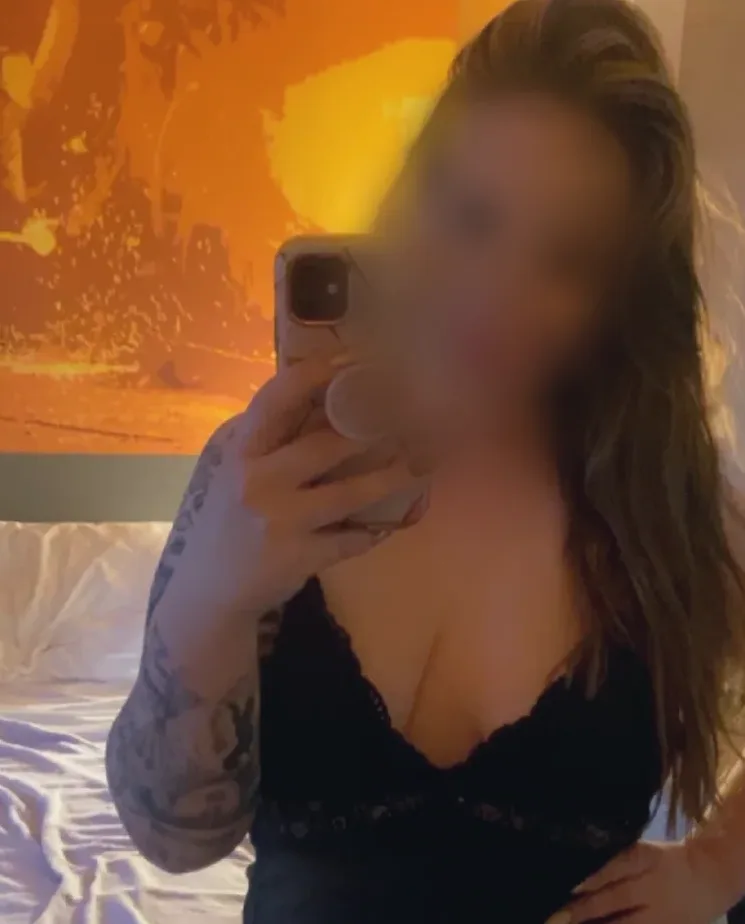 Daisy, 29