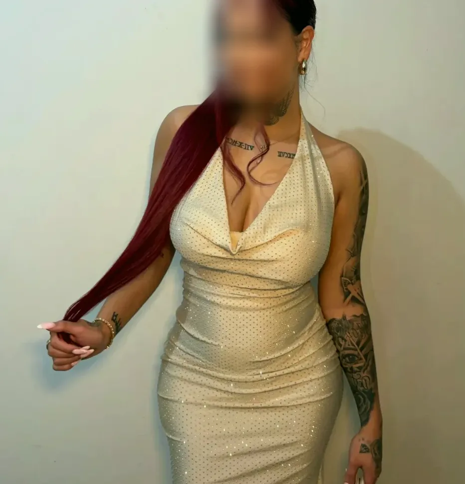 Kelly, 22