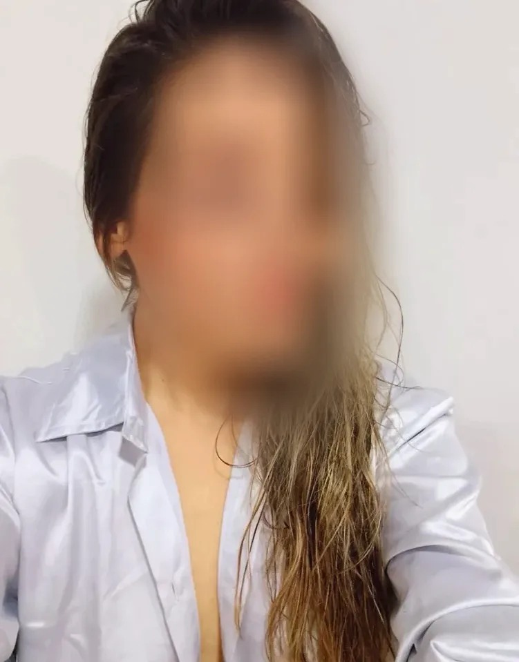 Mila, 35