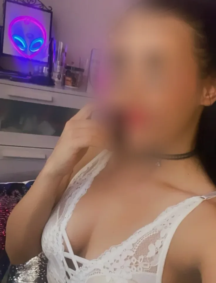 Natalie, 21